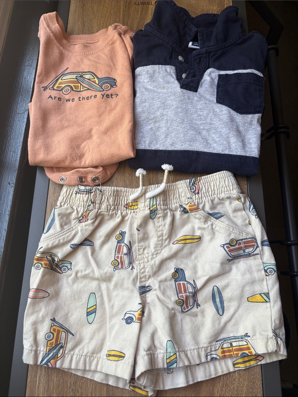 Matching set size 24m with free color block collared shirt